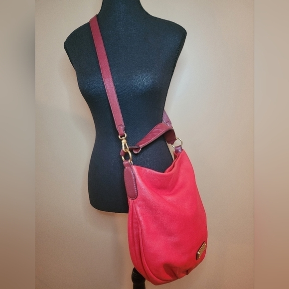 MARC BY MARC JACOBS Q Hillier Hobo Style Pebbled Leather Bag, Dust Bag Included - Picture 6 of 17